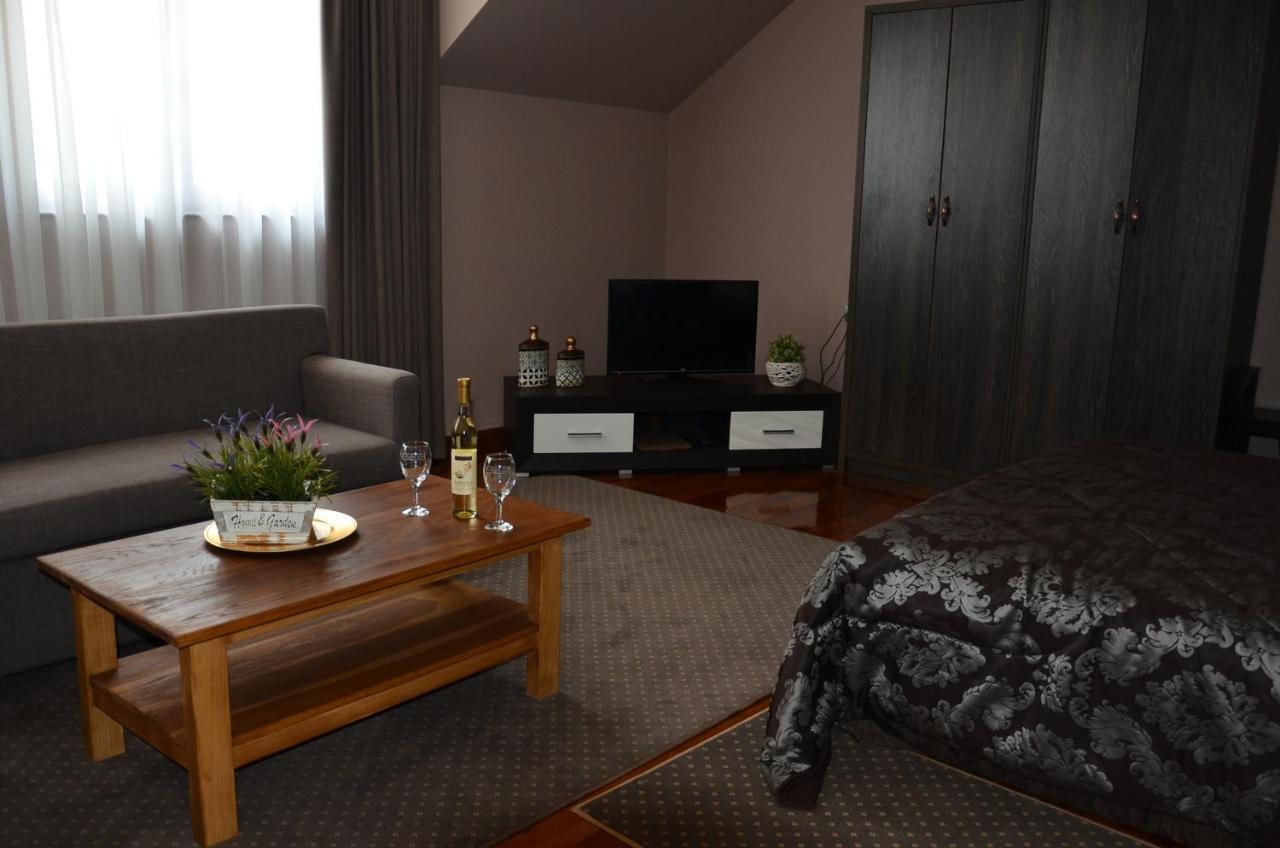 Hotel Moja Carda Temerin Extérieur photo