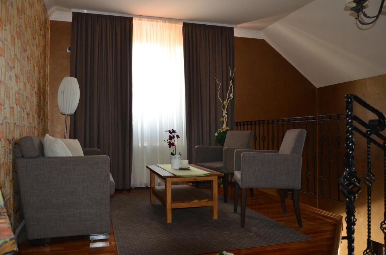 Hotel Moja Carda Temerin Extérieur photo